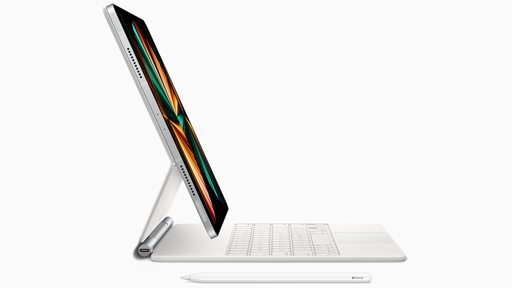 ipad pro 2021 with magic keyboard and pencil