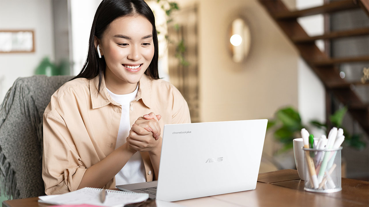 asus launches the first chromebook plus cx34